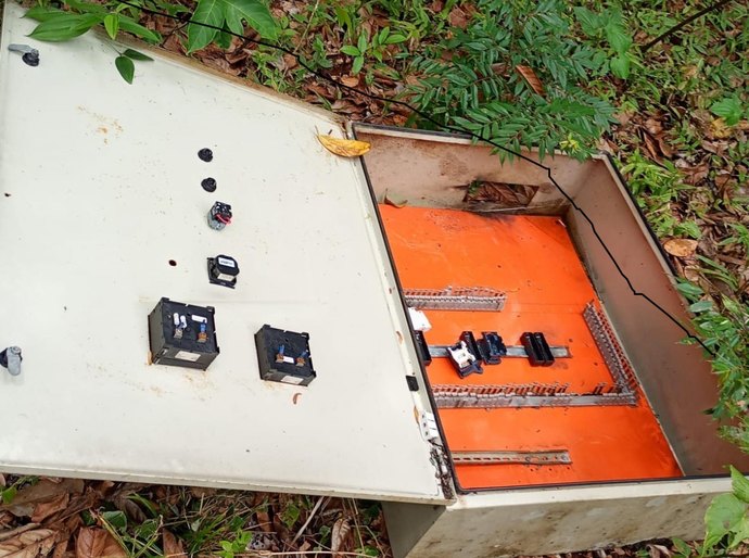 Vandalismo e furto de equipamentos interrompem abastecimento de água em Riacho Doce