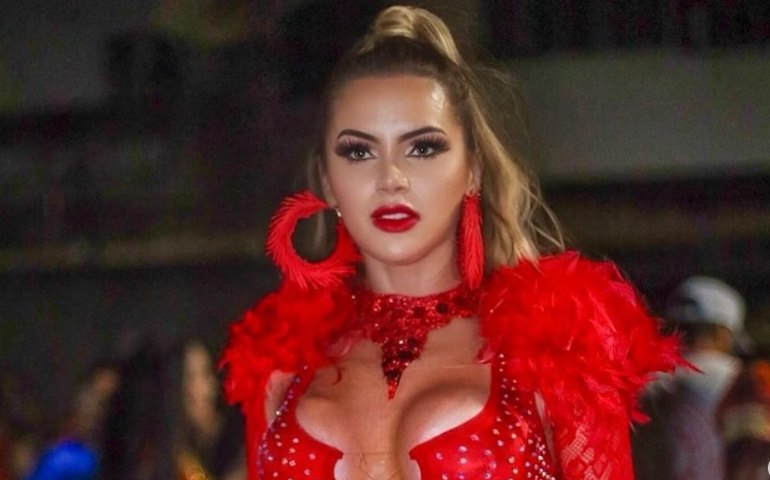 Rainha de bateria da Unidos de Padre Miguel relembra agressão por ser trans: 'Levei uma laranja podre na cabeça'