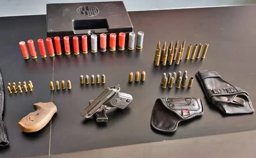 Homem é preso com pistola e dezenas de munições em Rio Largo