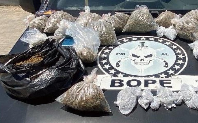 Mais de três quilos de maconha são apreendidos em ação da PM na Ponta Grossa