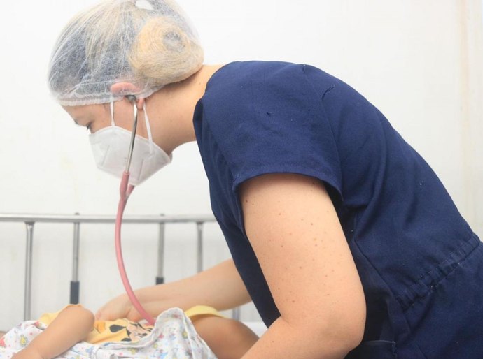 Médico do Hospital Dr. Ib Gatto Falcão alerta para aumento de casos de doenças respiratórias em crianças nesta época do ano
