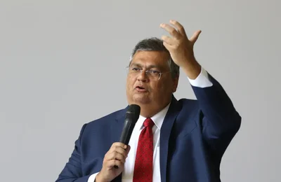 Ministro Flávio Dino bloqueia R$ 119 milhões de Valdemar por suspeitas em emendas