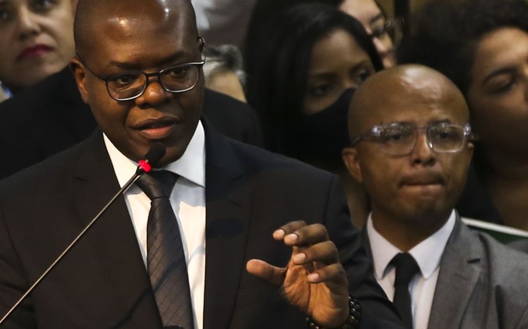 Ministro defende reparação para vítimas da ditadura