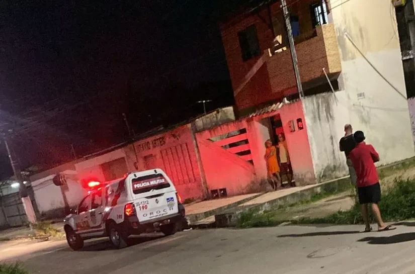 Pai é trancado no banheiro e filhos são assassinados com mais de 20 tiros, no Tabuleiro do Martins