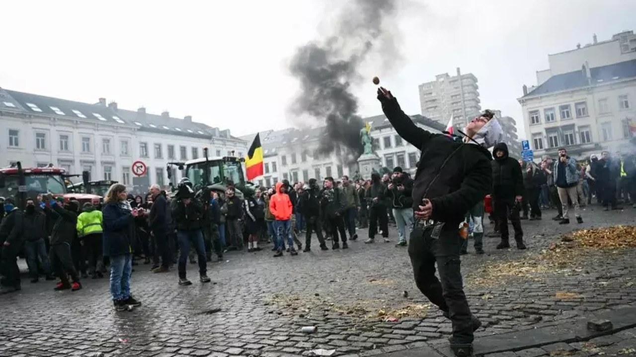 Ato contra acordo Mercosul-UE em Bruxelas registra confrontos