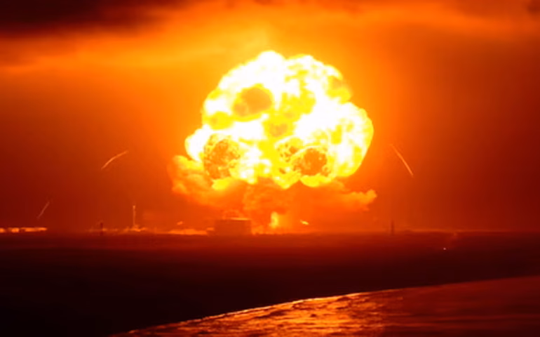 Foguete da Blue Origin explode durante teste em plataforma de lançamento na Flórida