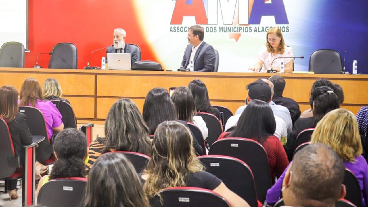 MPAL adere a campanha de combate à violência sexual infanto-juvenil e mobiliza prefeitos a adotarem estratégias de enfrentamento ao crime
