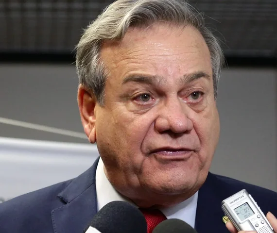 Ronaldo Lessa sela aliança com JHC e pede manutenção de cargos a Paulo Dantas, diz jornalista