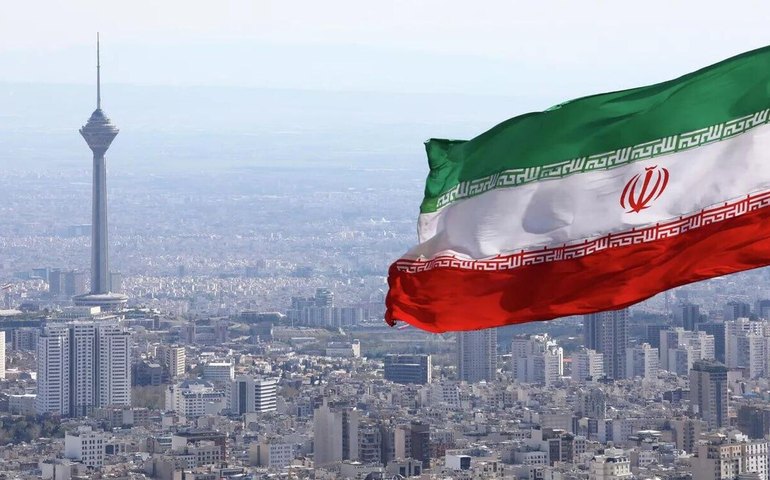 Infiltração terrorista desviou rumo das manifestações no Irã, afirma chanceler iraniano