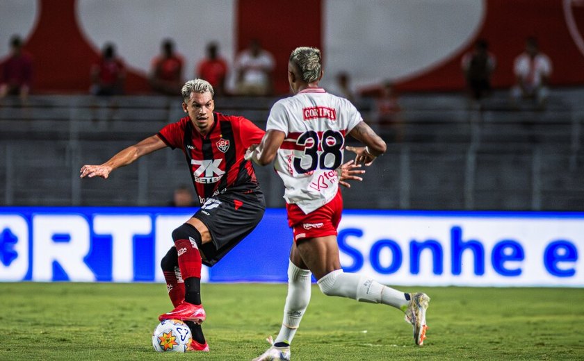 Em jogo movimentado, CRB e Vitória (BA) empatam por 2 a 2 na Copa do Nordeste