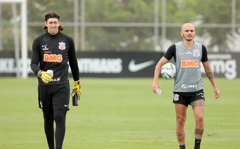 De olho no Palmeiras, Corinthians faz atividade dupla com titulares e reservas
