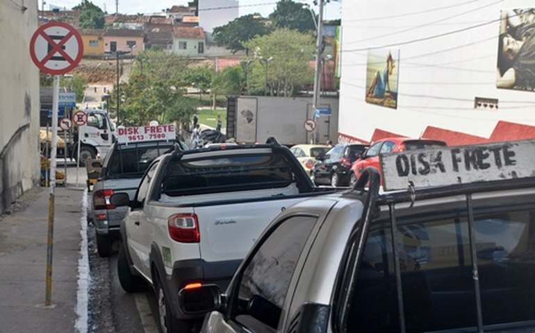 Prefeitura de Arapiraca muda sinalização para ações do Governo Presente
