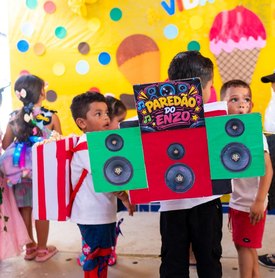 Centro de Educação Infantil Maria Salete encerra 1º Jogos Internos com desfile da mochila maluca