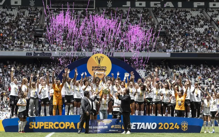Corinthians vence Cruzeiro e conquista a Supercopa Feminina 2024