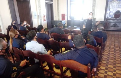 Guarda Municipal recebe treinamento para combater violência contra a mulher
