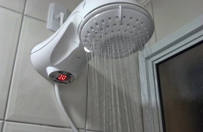 Com clima mais ameno, aumenta procura por chuveiros elétricos e Equatorial dá dicas para economizar energia no outono  