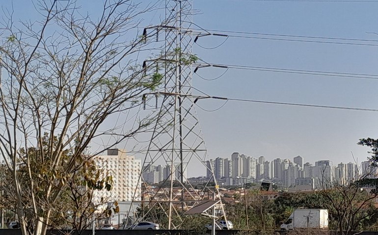 Flip: apagão deixa Paraty às escuras na noite desta quinta