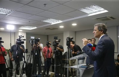 Tesouro dos EUA procura Haddad para agendar reunião sobre tarifaço