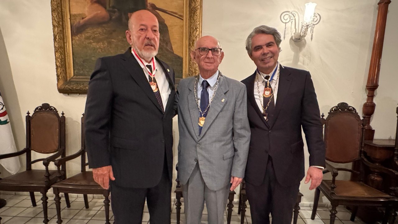 José Carlos Lyra é homenageado pelo IHGAL com a Comenda Jayme de Altavila
