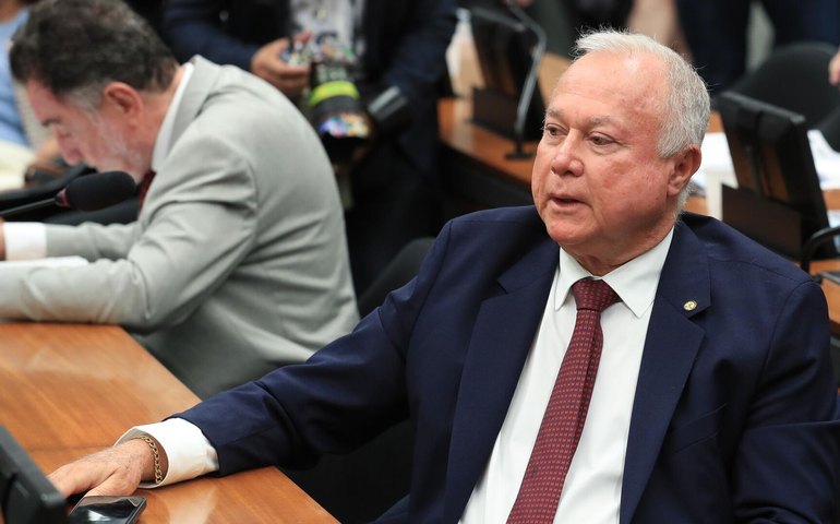 Novo presidente da CCJ da Câmara promete priorizar projetos do governo e reduzir pautas ideológicas