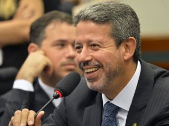 Líder do PP, Arthur Lira foi o deputado que mais garantiu recursos para Alagoas