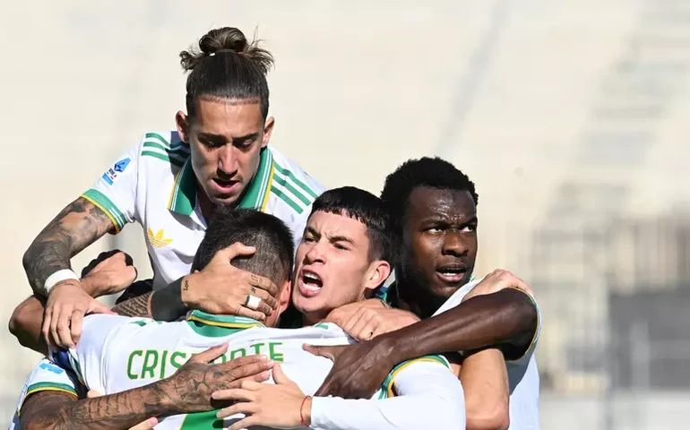 Napoli retoma liderança da Série A; Roma afunda Fiorentina