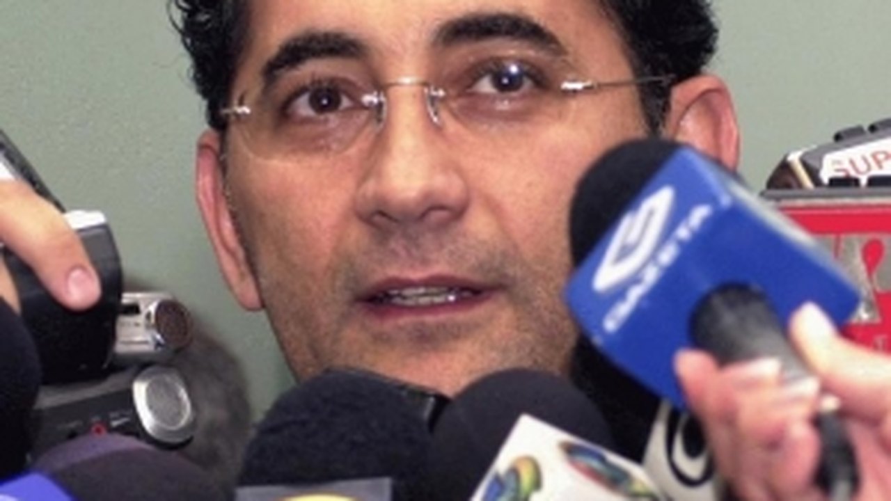João Paulo Cunha deve se entregar à PF no início da tarde