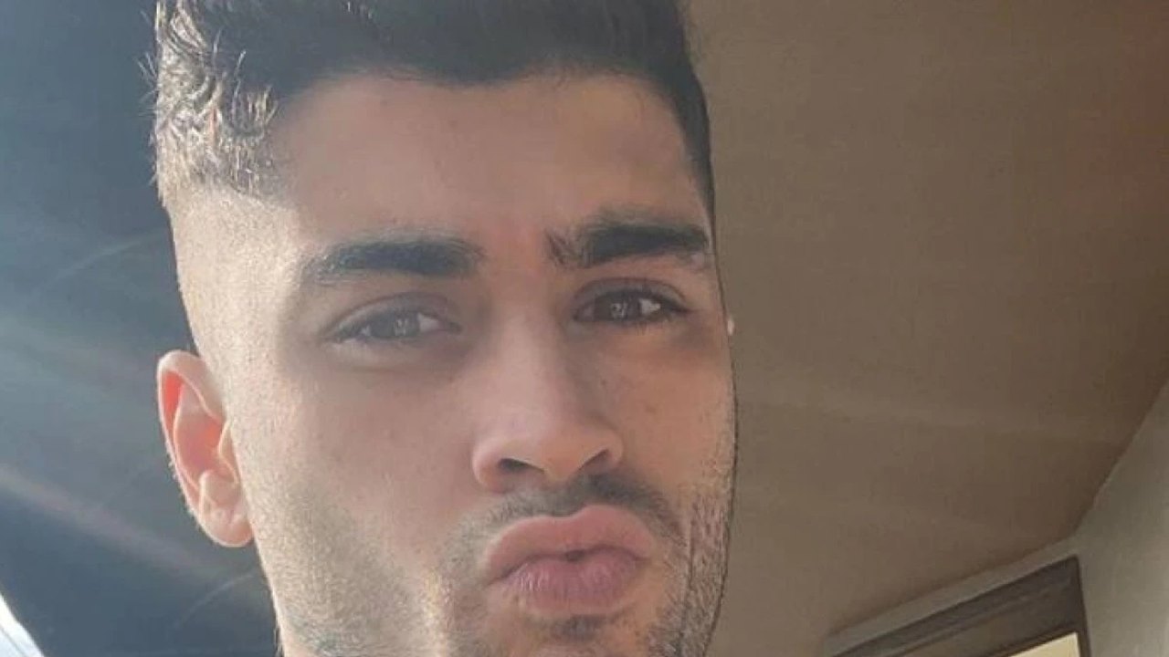 Zayn Malik canta One Direction e deixa fãs nostálgicos