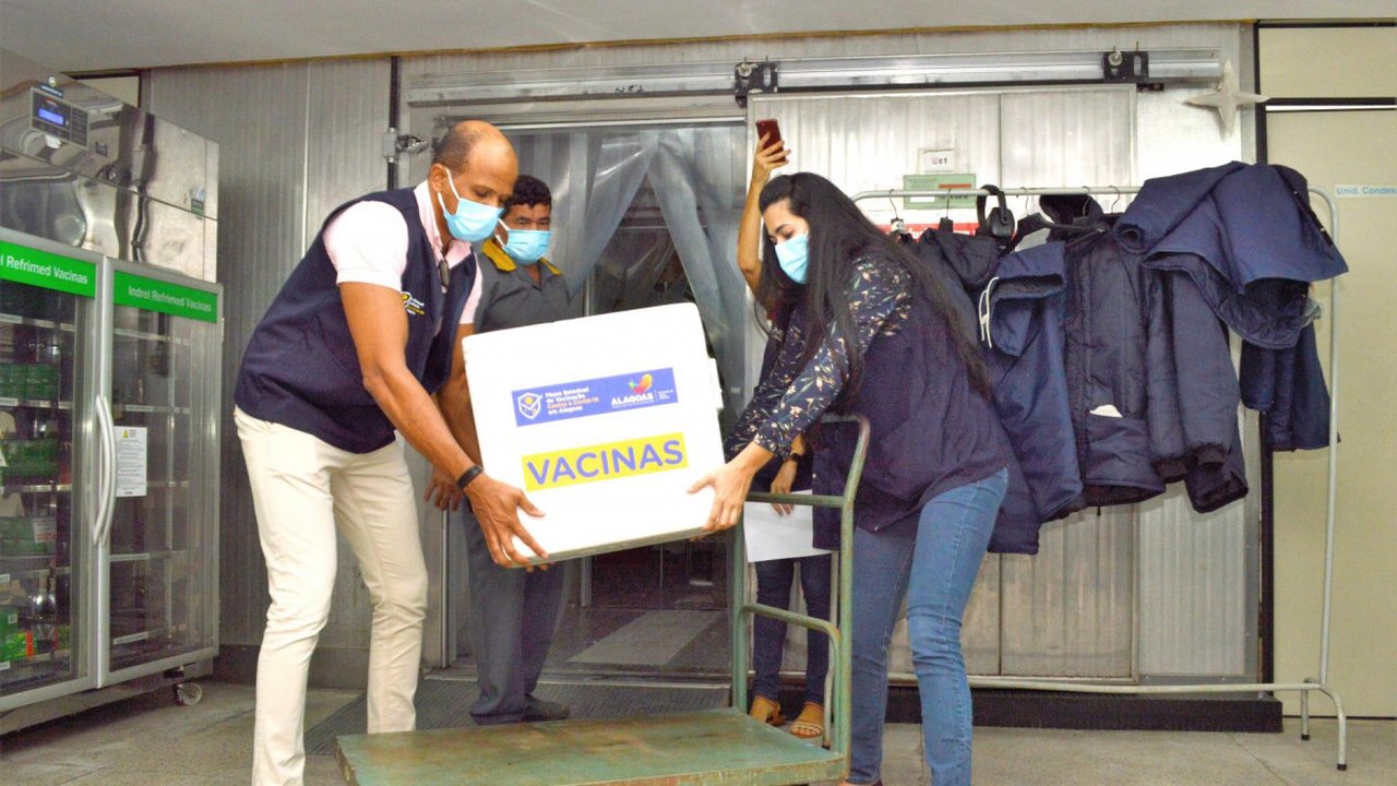 Alagoas recebe mais 29.060 doses de vacinas contra a Covid-19