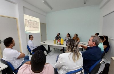 Uncisal e Sesau alinham futuro da rede de tratamento oncológico do estado