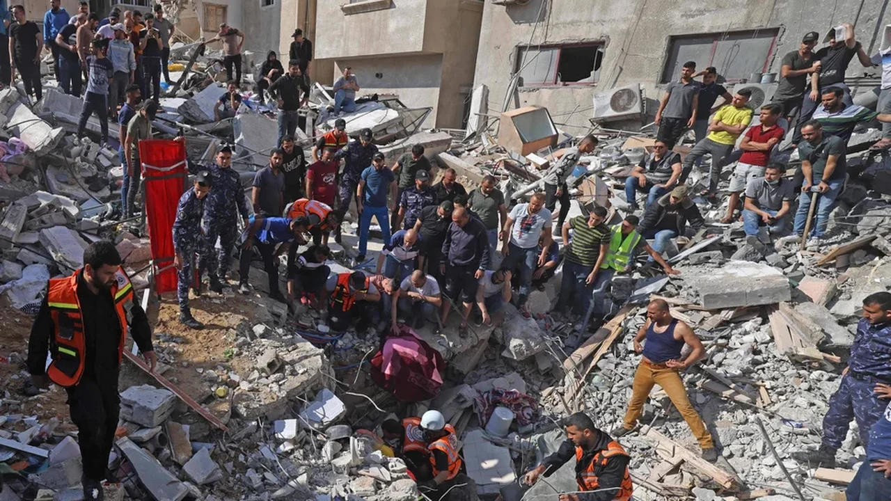 Autoridades palestinas dizem que ataques israelenses na Cisjordânia mataram dez pessoas