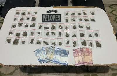 Ações da Polícia Militar resultam em 3 prisões e na apreensão de arma e drogas em Arapiraca