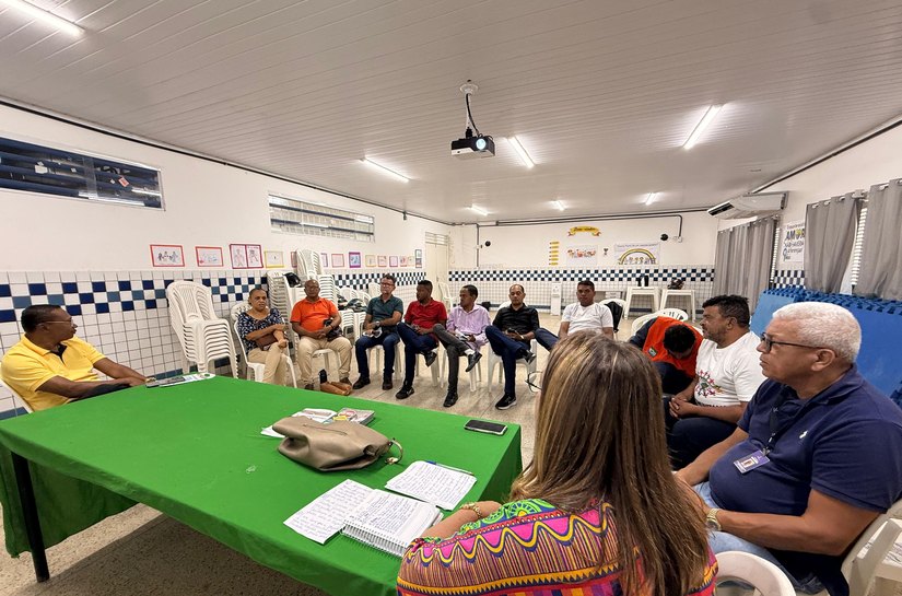 Representantes da Alurb se reúnem com moradores para orientar sobre Ecoponto Petrópolis