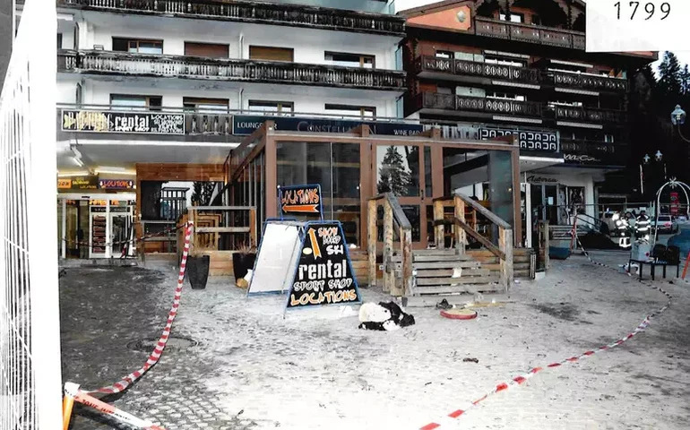 Dono de bar na Suíça revela ausência de inspeção e pede desculpas após tragédia