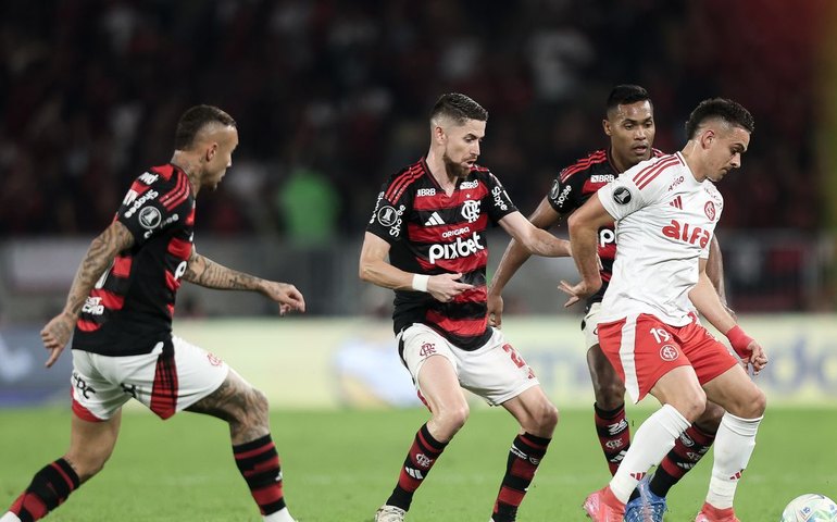 Nacional acompanha duelo final entre Inter e Fla pela Libertadores