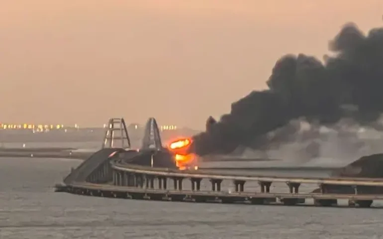 Ataque ucraniano destrói ponte usada para deslocamento de civis em Kursk
