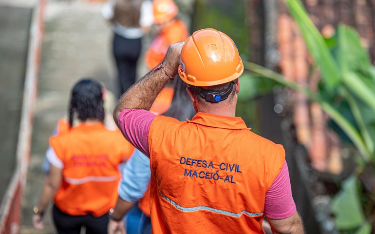 Defesa Civil de Maceió identifica áreas de risco para manutenção preventiva de galerias e canais