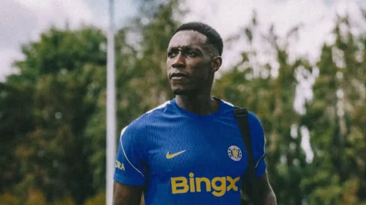 Danny Welbeck é anunciado como reforço do Chelsea