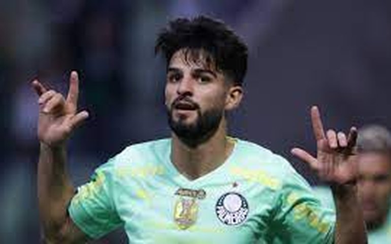 Flaco López comemora boa fase e enaltece competitividade no Palmeiras: 'Faz todos melhorarem'