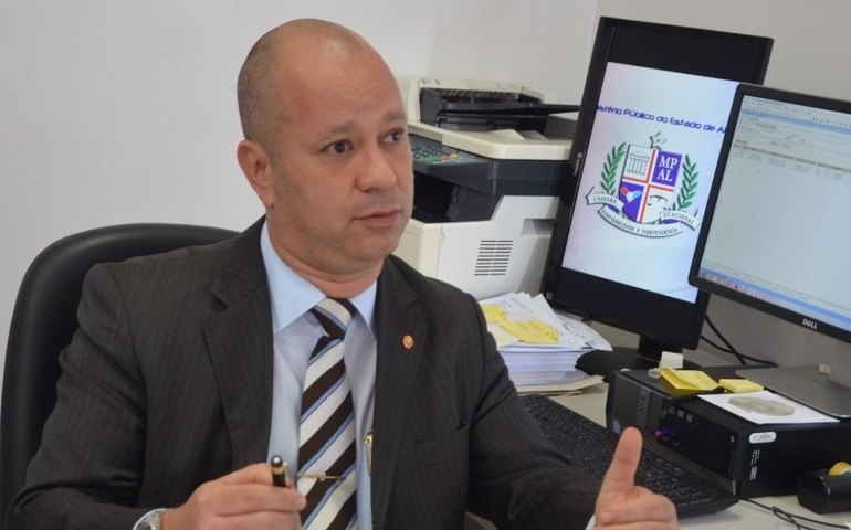 Promotor concede dez dias para prefeito de Igaci explicar representação de vereadores