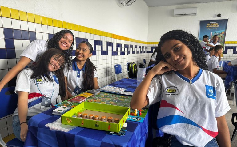 Parceria entre Seduc e Instituto Brasil Solidário vai fortalecer educação financeira nas escolas estaduais