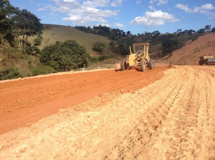 Renan Filho busca viabilizar retomada de obras em rodovia de Chã Preta