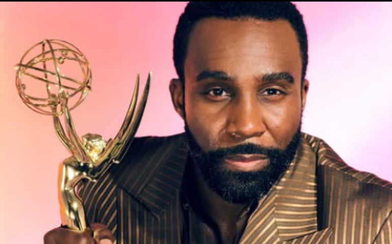 Emmy 2025: Tramell Tillman, de 'Ruptura', faz história como 1º ator negro a vencer categoria