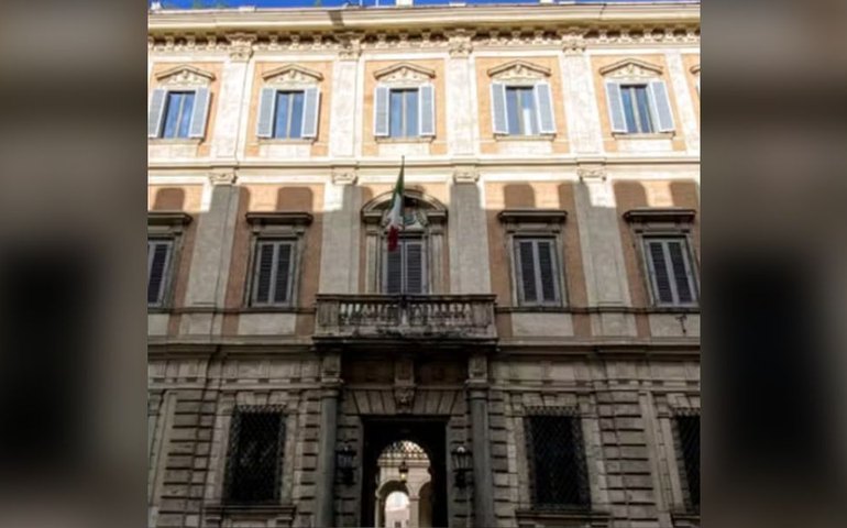 Palácio que sediou festas 'bunga bunga' de Berlusconi em Roma vai abrigar jornalistas estrangeiros