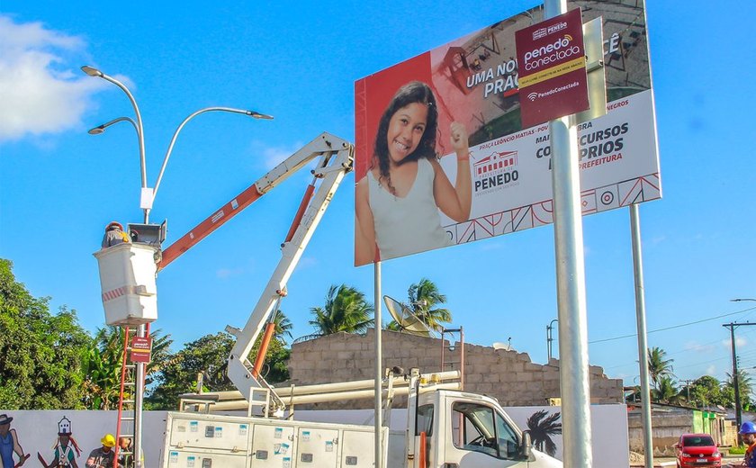 Prefeitura de Penedo lança programa que oferece internet gratuita em praças públicas