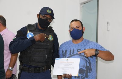 Guarda Municipal é homenageado após prender acusado de furto e arrombamento
