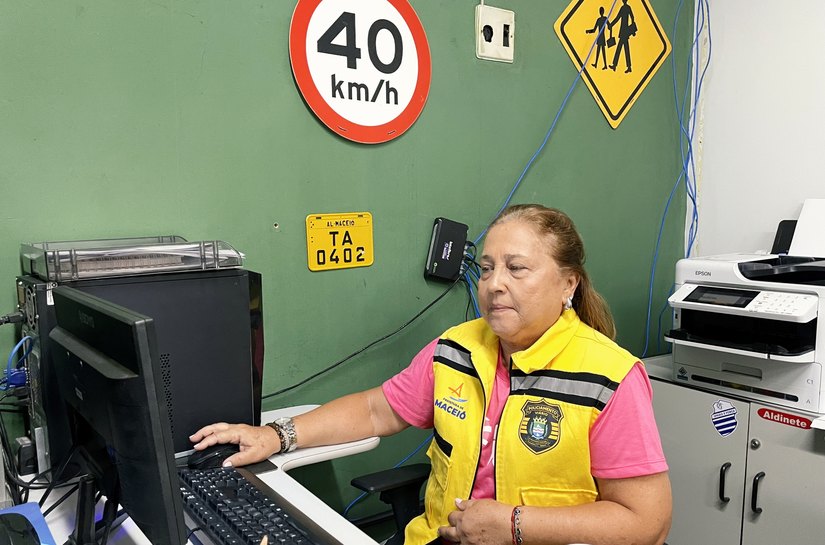 De economista à educadora: conheça a trajetória de Aldinete Dantas com 40 anos de serviço público no DMTT