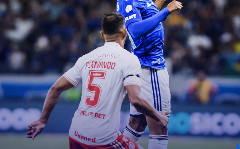 Cruzeiro domina, perde pênalti e empata com o Internacional em jogo atrasado do Brasileiro