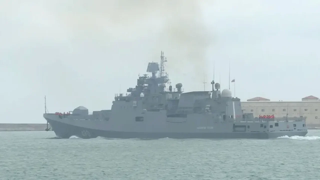 Turquia adverte Rússia contra disparos no Mar Negro enquanto navio que saiu da Ucrânia chega a Istambul