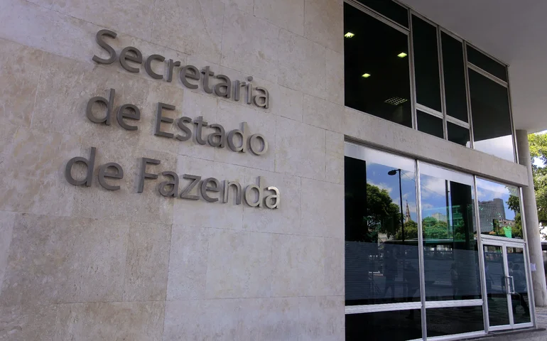 Sefaz-RJ bloqueia inscrições estaduais de empresas do Grupo Refit